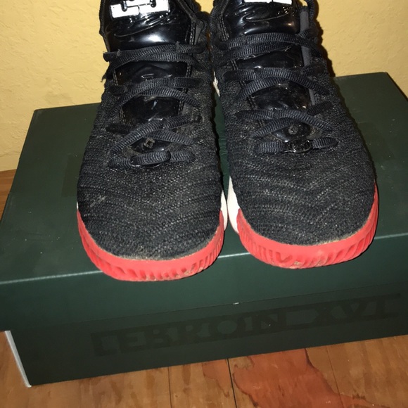 Lebron 16 Breds - Picture 2 of 9